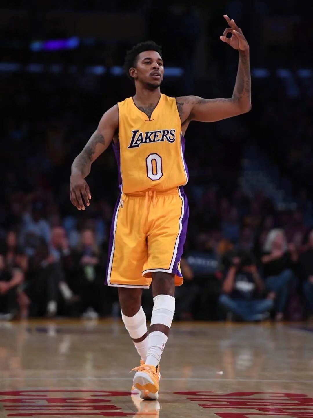 关键的胜利！快船客场战胜尼克斯，排名重回西部第六。