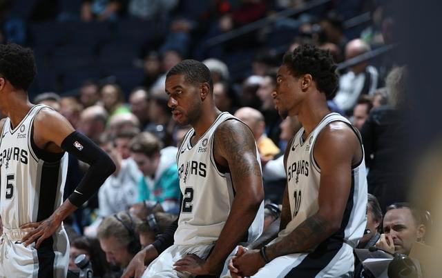 曼联对西汉姆的新布莱恩·姆贝莫罚球判决：裁判的智慧与争议