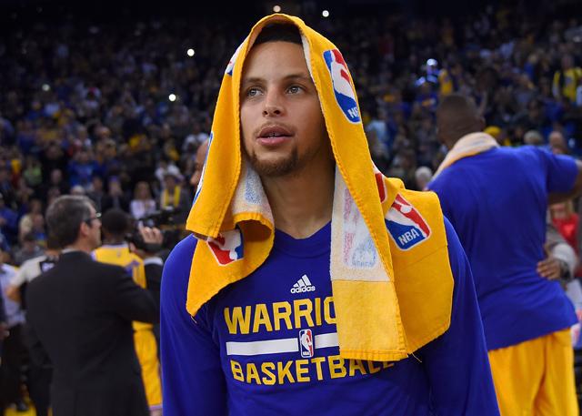 裁判专家：虽然有轻微的接触，但亚马尔的倒地不是点球