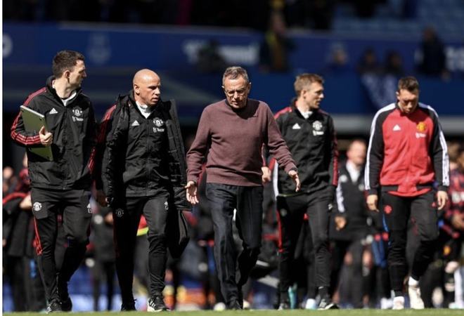 快攻判断教科书！詹姆斯跑位预判 反击效率拉满